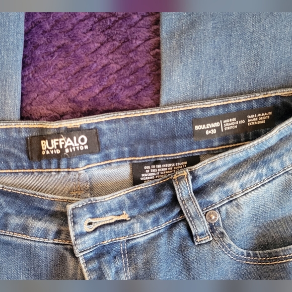 Midrise Buffalo Jeans Size 6x30 - Picture 4 of 5